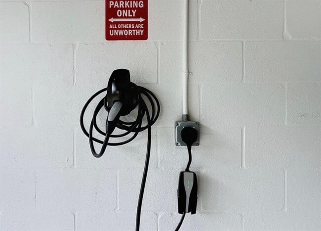 Building Photo - 5432 New Independence Pkwy