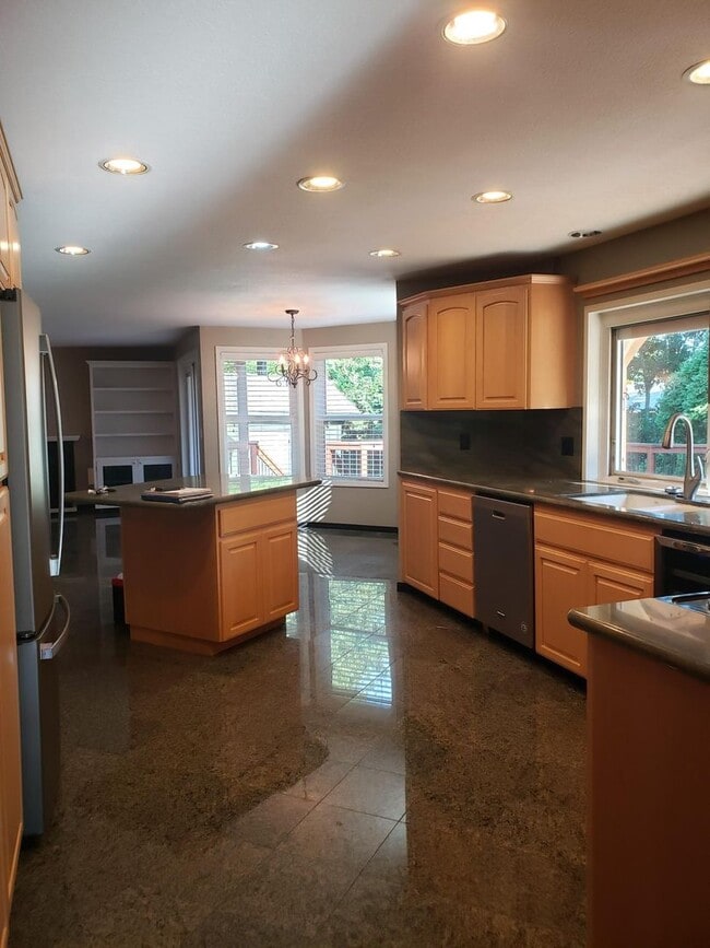 Building Photo - Beautiful Home in Quiet Cul-de-sac!