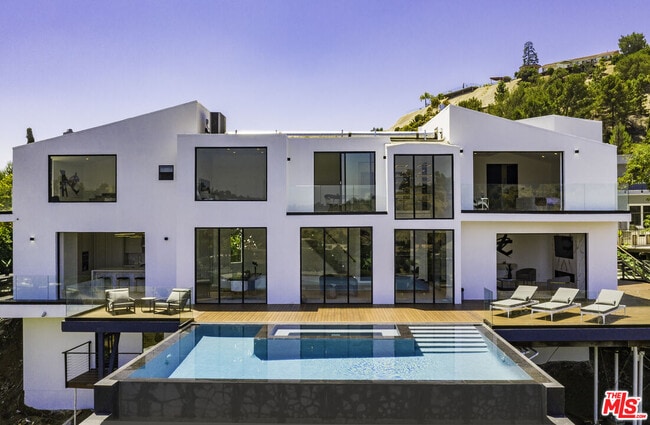 Building Photo - 7567 Hermes Dr