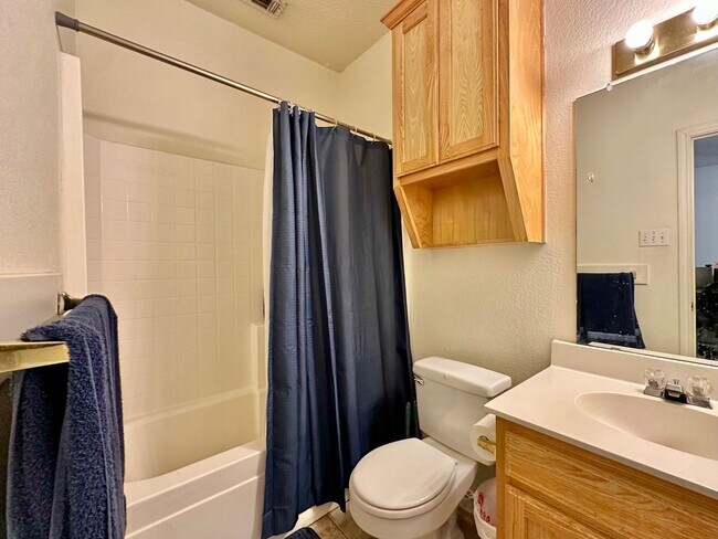 Building Photo - 1318 James Ave