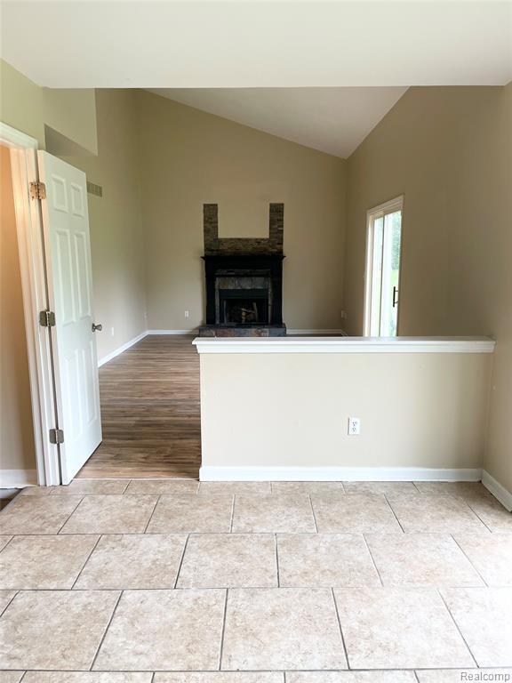 Building Photo - 1215 Oaklawn Dr