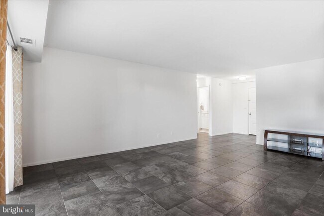 Building Photo - 8340 Greensboro Dr