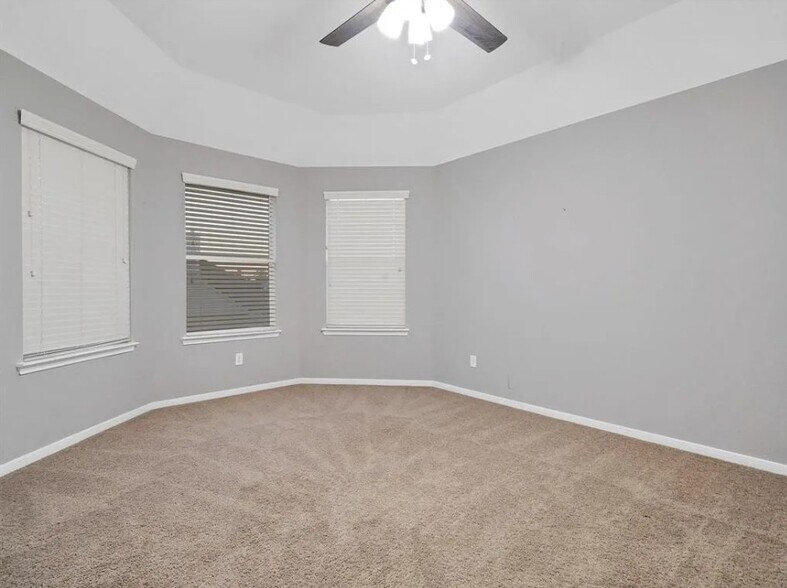 Room - 29815 N Legends Chase Cir