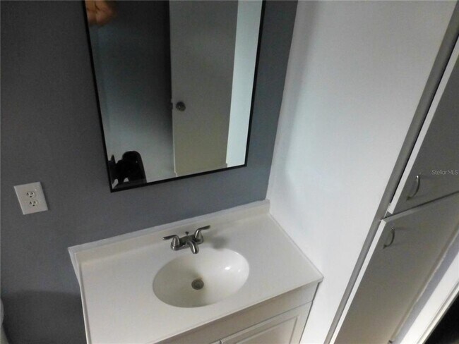 Building Photo - 197 Highland Rd