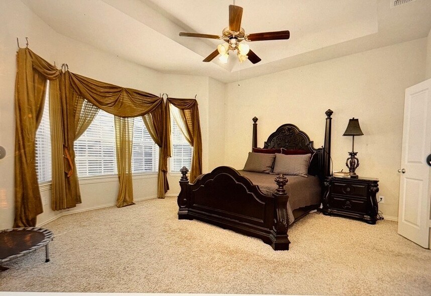 Building Photo - 3108 Hereford Dr