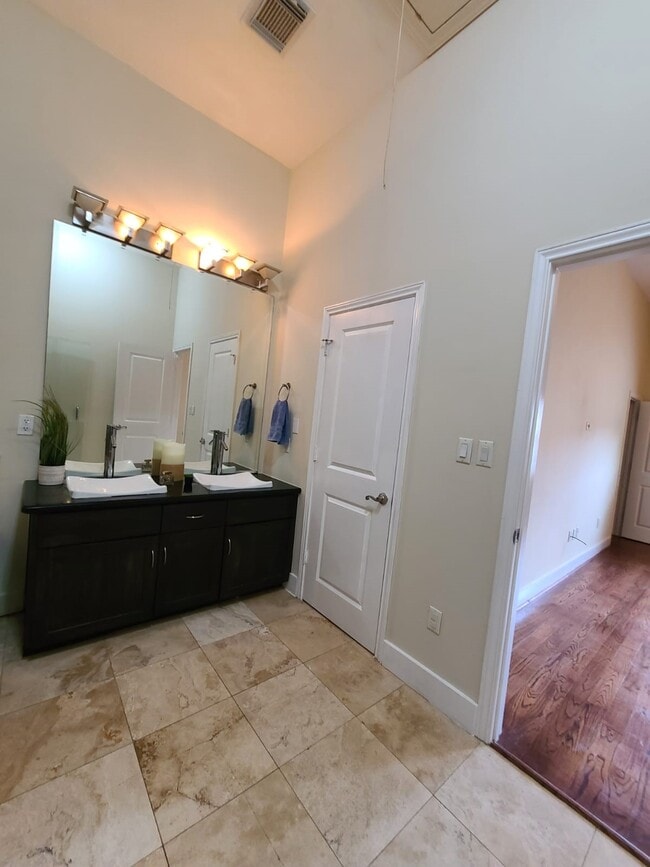 Building Photo - 5515 Petty St