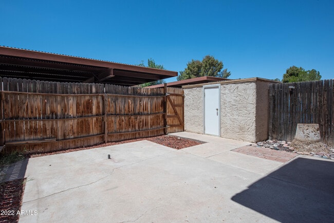 Building Photo - 944 S Valencia