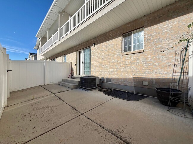 Building Photo - 1336 S 1400 E