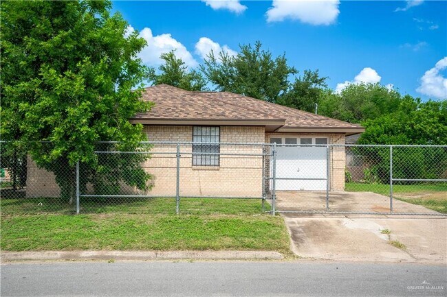 Building Photo - 129 W Falcon Ave