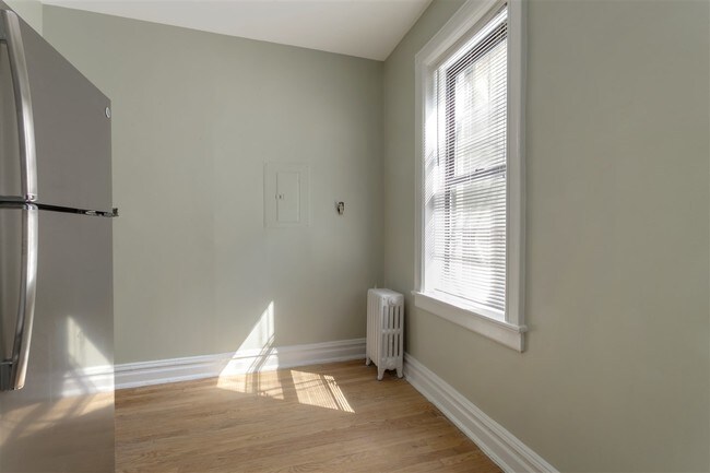 Building Photo - 36 Duncan Ave