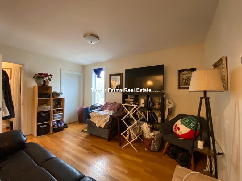 Building Photo - 11 Leverett St