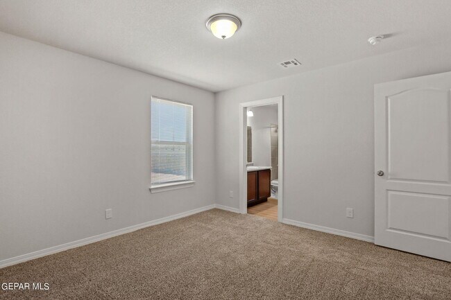 Building Photo - 14545 Faxon Yucca Ave
