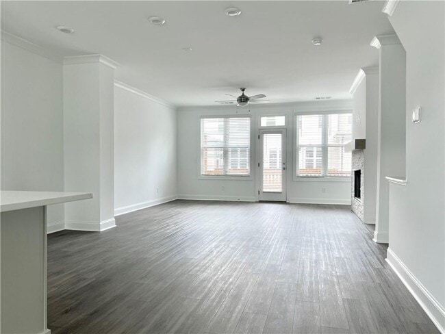 Building Photo - 3589 Myron Pl