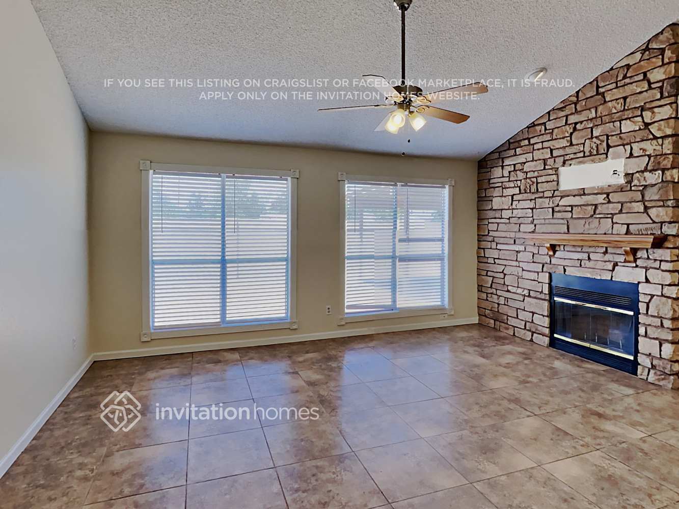 Building Photo - 2500 N Cholla St