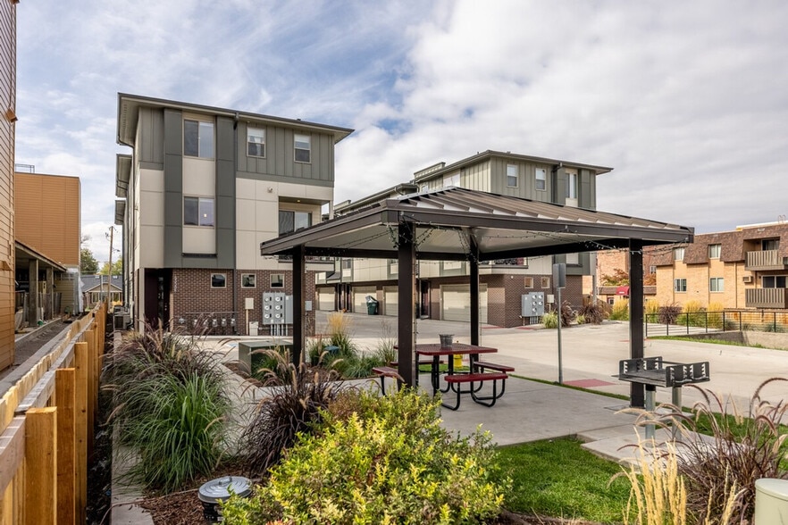 Building Photo - 5409 Allison St