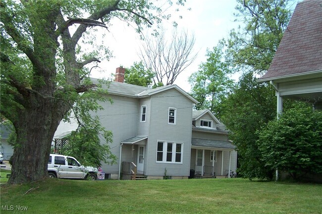 Building Photo - 15962 Pierce St