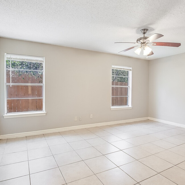 Building Photo - 5352 Wonder Dr