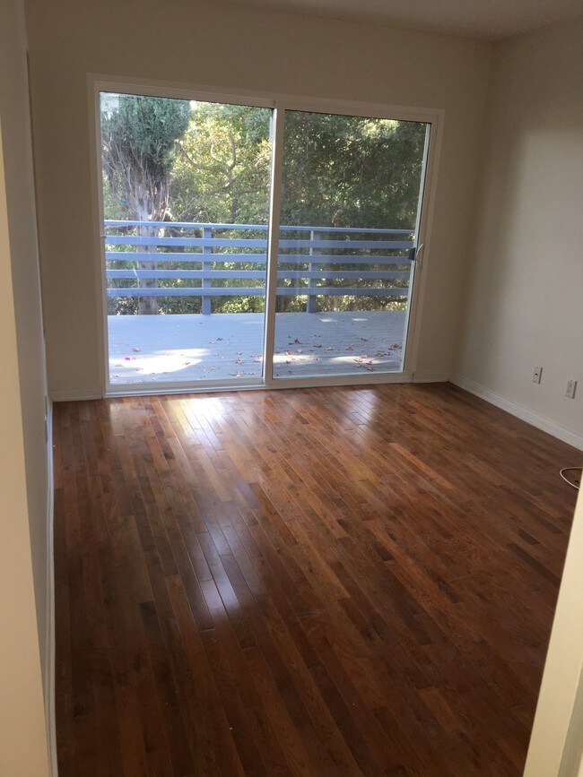 Building Photo - 16806 Mooncrest Dr