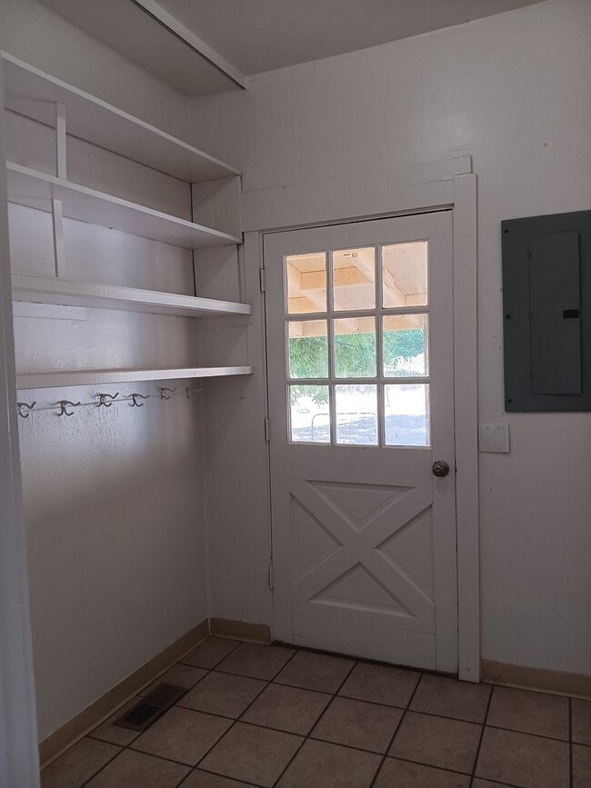 Building Photo - Beautiful Secluded Farmhouse & Shop is Ava...