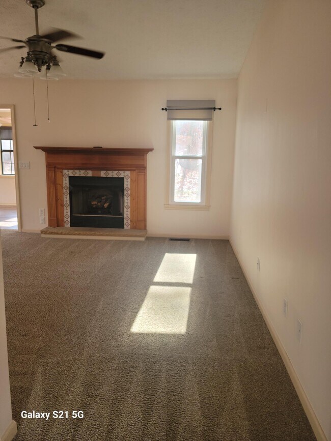 Building Photo - 140 Shelley Ln