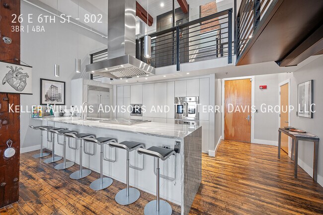 Building Photo - 26 E 6th St