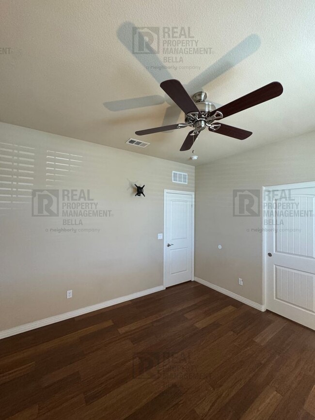 Building Photo - Modern Comfort Meets Resort Living – Gorgeous Single-Story in The Lakes Community