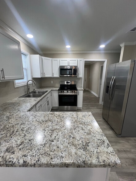 Building Photo - 302 N Bienville St