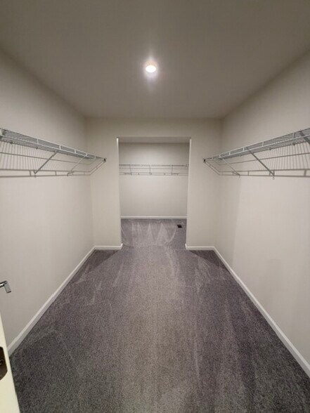 Building Photo - 2104 Weatherbee Ln