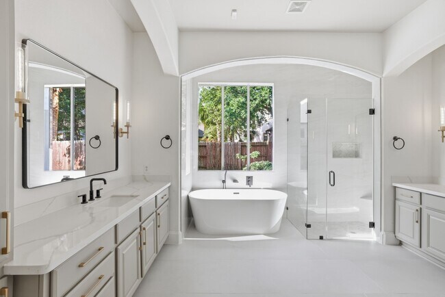 Building Photo - 25707 Pierrmont Ct