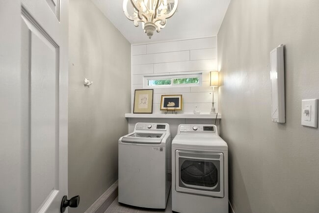 Building Photo - 5178 Lazy Ln