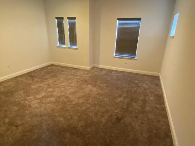 Building Photo - 14008 Laurinburg Dr