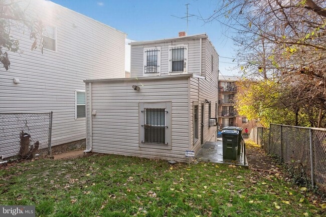 Building Photo - 2638 Stanton Rd SE