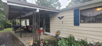 Building Photo - 2 bedroom 1 bathroom Mobile home near Denv...