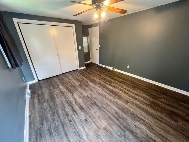 Building Photo - Single Family, Raised Ranch With Many Upda...