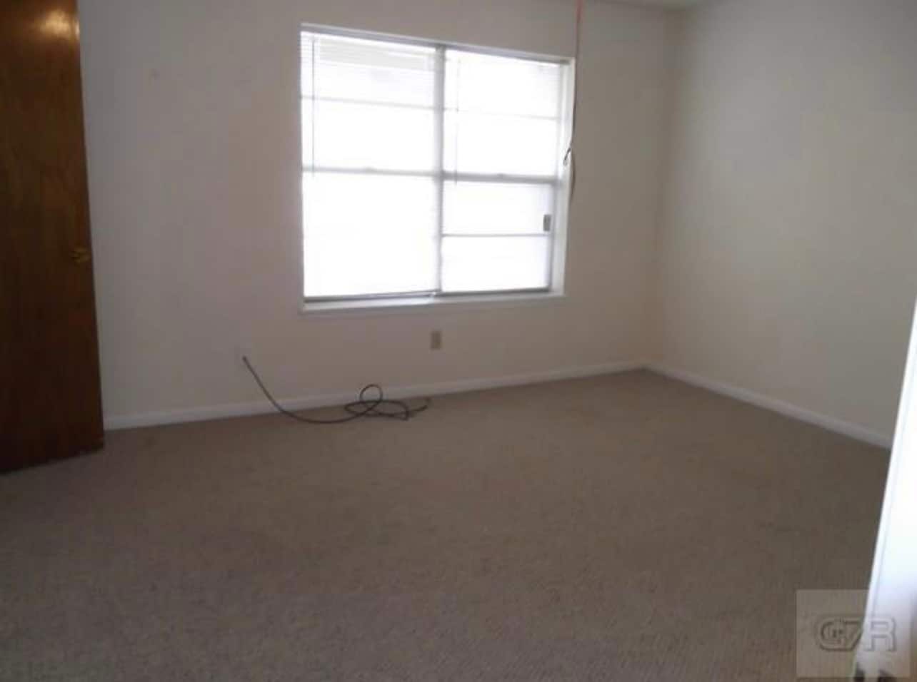 Building Photo - 4513 Avenue P 1/2