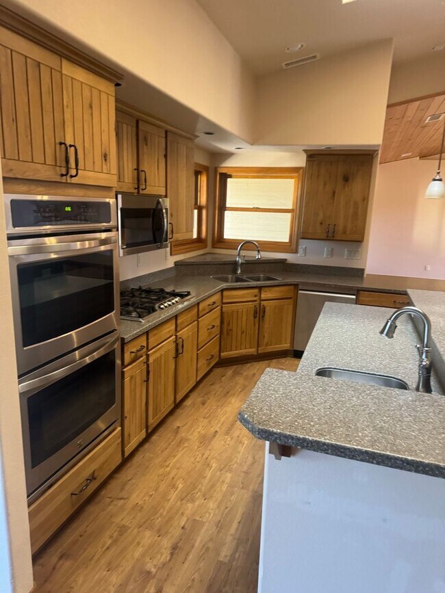 Building Photo - * LEASE PENDING Beautiful 4-Bedroom Home on Acreage | Peaceful Doney Park Living