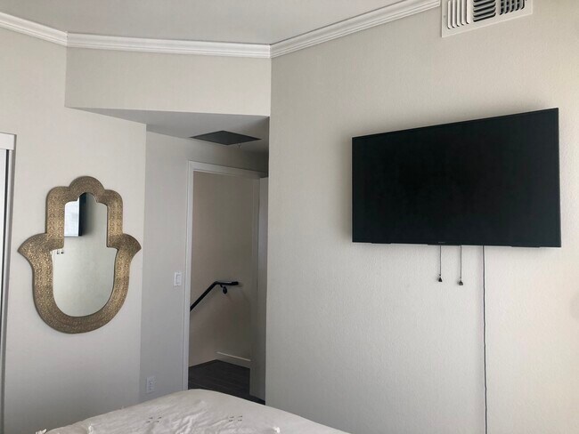 guest room - 702 Zephyr Dr