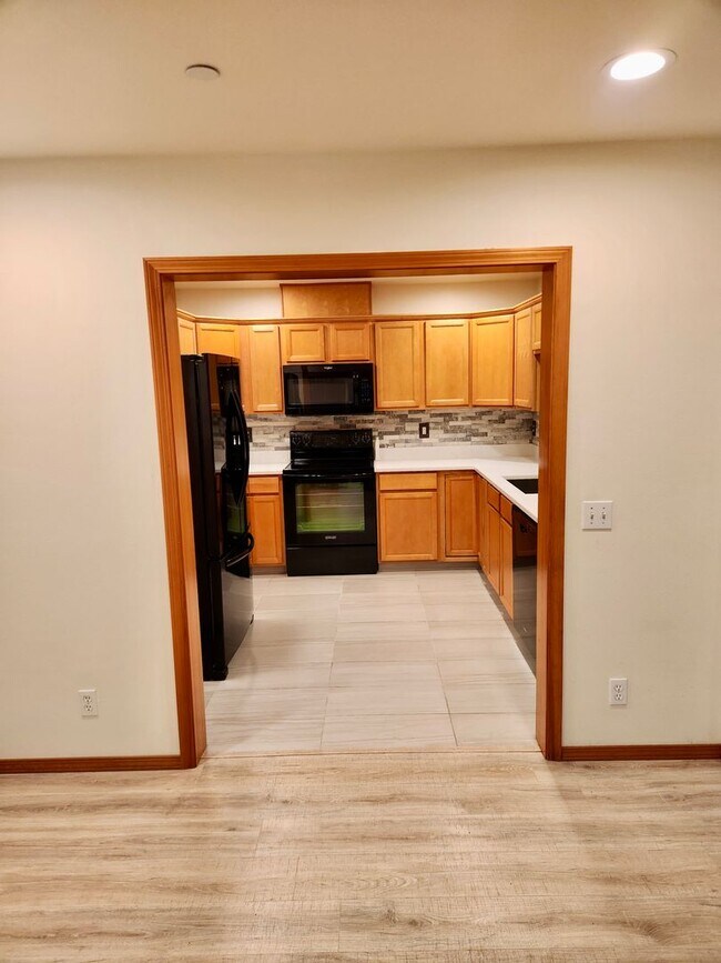 Building Photo - Beautiful 3 Bed / 2.5 Bath Townhome in Lake Stevens