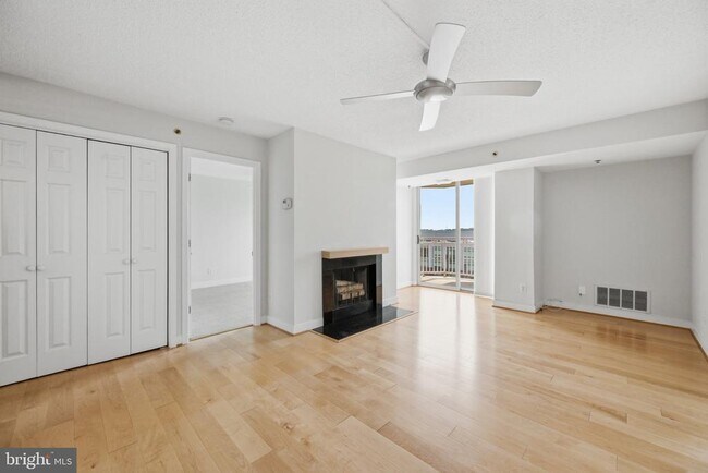 Building Photo - 7500 Woodmont Ave