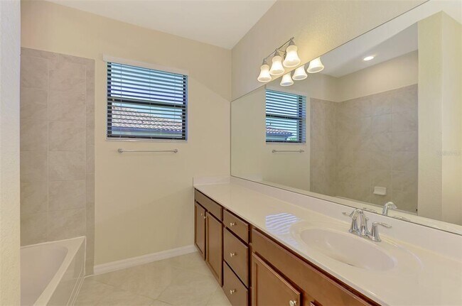 Building Photo - 20210 Lagente Cir
