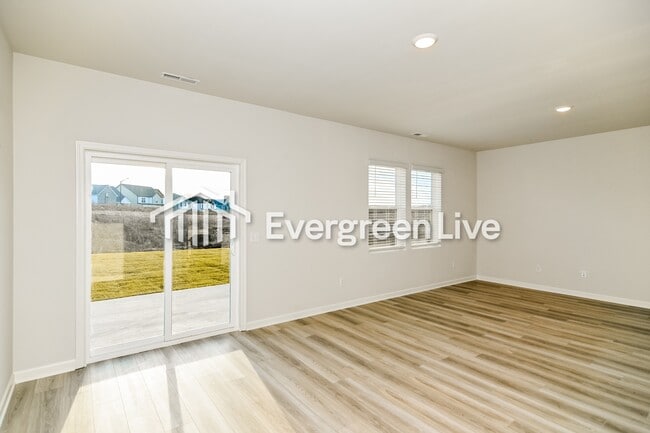 Building Photo - 692 Shoemaker Ln