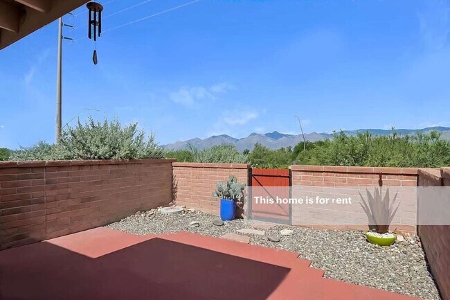Building Photo - Charming 2BR Condo in Tucson