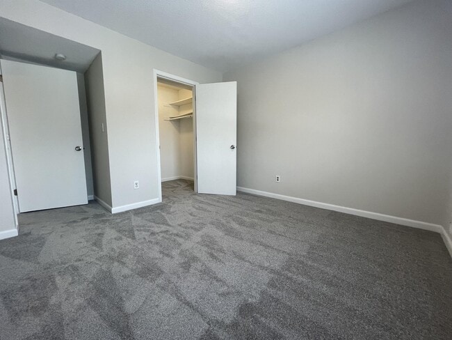 Building Photo - 7411 W Franklin Ave