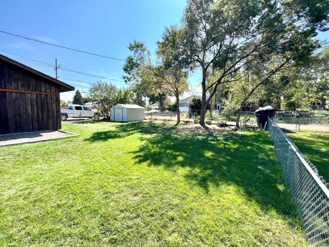 Building Photo - Pet Friendly 4 Bed 2 Bath Single Family Home, with Fenced Yard and Garage on Westside of Helena!
