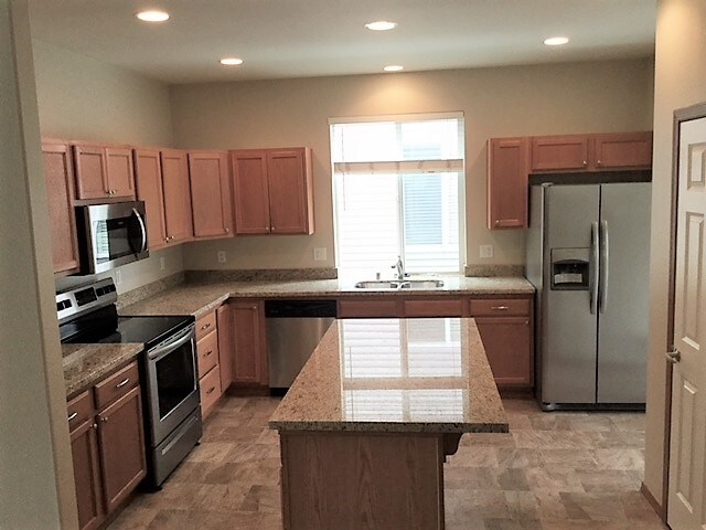 Building Photo - 1627 182nd St E