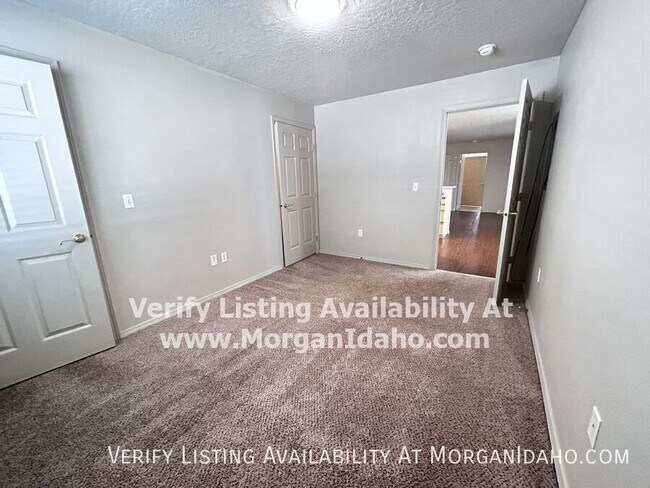 Building Photo - 217 N Avenger Ln