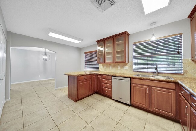 Building Photo - 9 W Lance Leaf Rd