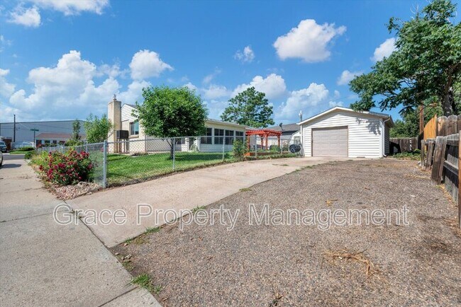 Building Photo - 1701 W. 55th Pl.