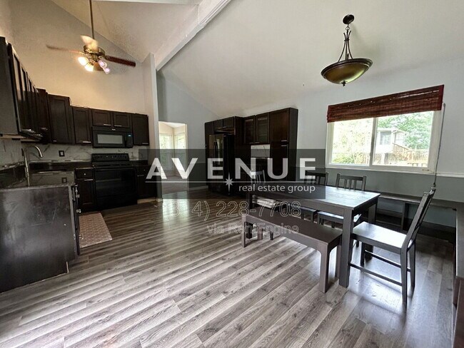 Building Photo - 444 Applestone Dr