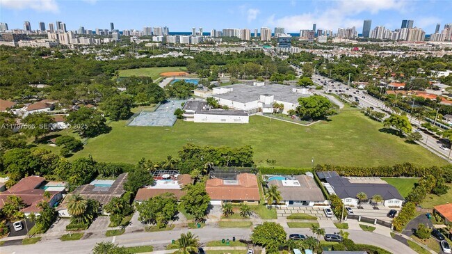 Building Photo - 20375 NE 22nd Pl